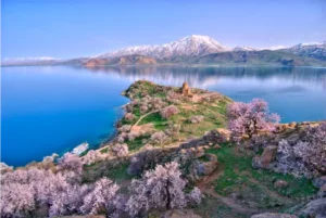 Lago Van in Turchia: cosa vedere, come arrivare e trekking panoramici